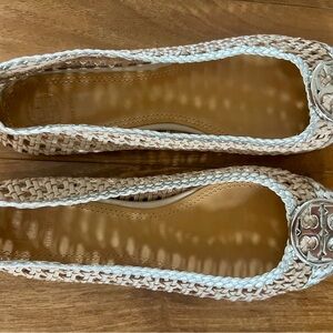 Tory Burch Chelsea woven ballet flats sz 8 natural/silver